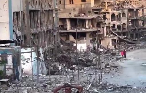 Thumbnail preview image for the video titled: Residents of northern Gaza begin clearing debris and rebuild their homes
