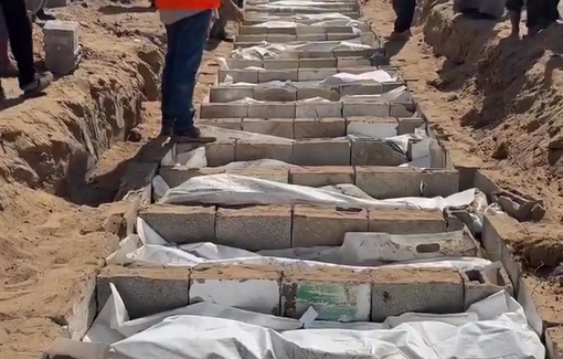 Thumbnail preview image for the video titled: Massgrave for 54 unidentified Palestinians bodies recently returned by Israel as part of the exchange agreement