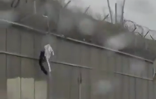 Thumbnail preview image for the video titled: Palestinians entering Israel illegally were seen near the Atarot area and the Palestinian town of Al-Ram