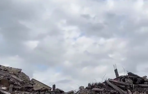 Thumbnail preview image for the video titled: Israeli forces continue to bombard Jabalia camp on a daily basis despite the ceasefire