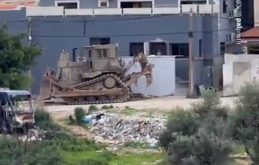 Thumbnail preview image for the video titled: Israeli forces carrying out bulldozing operations in Jabal al-Nasr after having evicted the residents