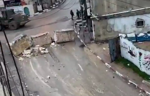 Thumbnail preview image for the video titled: Israeli forces launched an unprecedented offensive in the southern area of occupied Hebron City