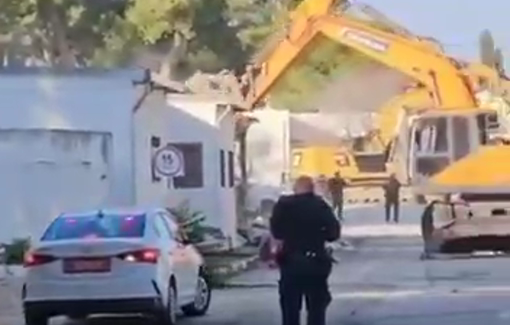 Thumbnail preview image for the video titled: Heavy Israeli machinery began demolishing parts of the UNRWA’s buildings in East Jerusalem