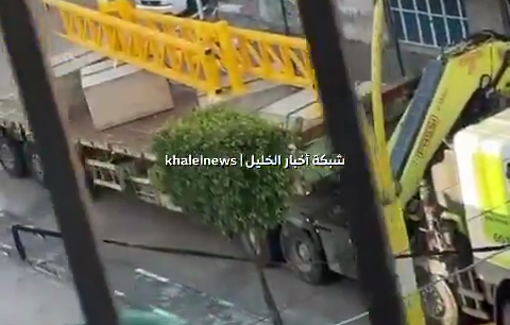 Thumbnail preview image for the video titled: Israeli forces invaded Hebron for a military operation besieging the southern area