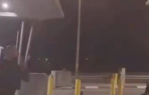 Thumbnail preview image for the video titled: Israeli arrest a large number of Palestinian workers at the Al-Zayyim checkpoint, east of occupied Jerusalem