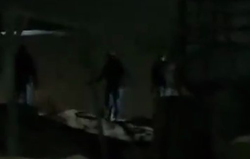 Thumbnail preview image for the video titled: An Israeli settler mobs attack Palestinian homes and vehicles while storming the village of Susiya