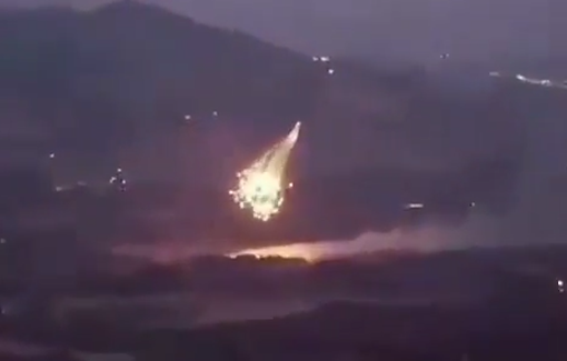Thumbnail preview image for the video titled: Israeli forces strikes Khiyam, with illegal white phosphorus bomb
