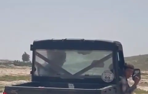 Thumbnail preview image for the video titled: Israeli settlers carry out provocative tours in the vicinity of Palestinian homes in the Shaab al-Batim area in Masafer Yatta