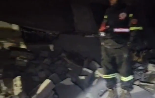 Thumbnail preview image for the video titled: The Lebanese Civil defense trying to rescue the journalist Amal Khalil from rubble