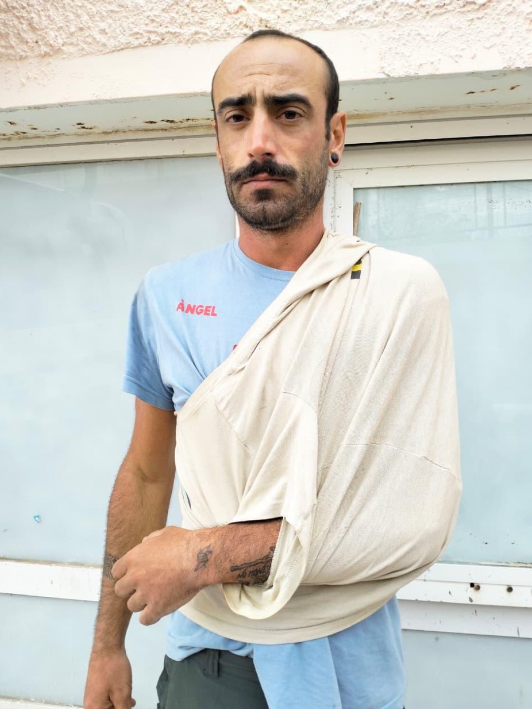 Thumbnail preview image for the video titled: A Sumud Flotilla activist injured by by Israeli soldiers during their abduction in international waters