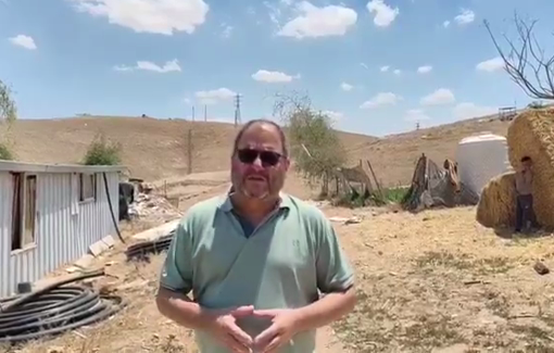 Thumbnail preview image for the video titled: MK Ofer Cassif: in Khan al-Ahmar in the E1 area, the demolitions and the ethnic cleansing already carried out