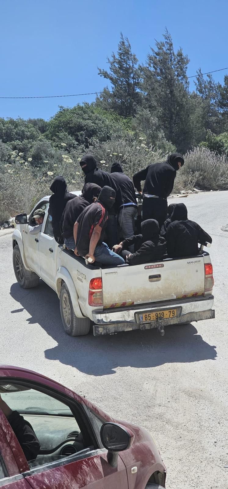 Thumbnail preview image for the video titled: Gangs of settlers invading Huwara in pickup trucks to carry out a pogrom