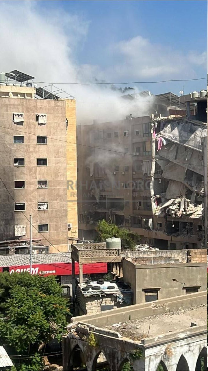 Thumbnail preview image for the video titled: Heavy damage and partial collapse of a building in the suburbs of Beirut, despite the ceasefire