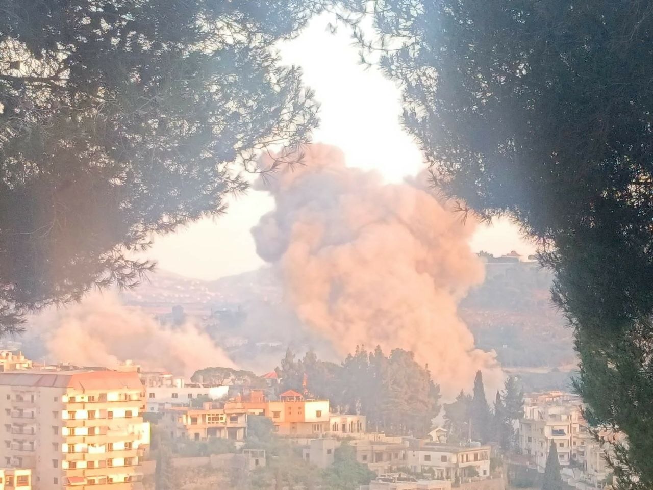 Thumbnail preview image for the video titled: Israeli forces launched heavy strikes on Nabatieh city