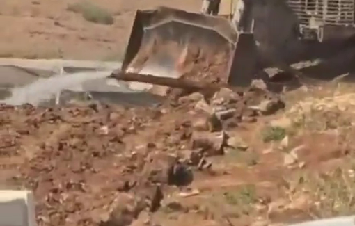 Thumbnail preview image for the video titled: Israeli forces continue their assault on Palestinian water pipes supplying the village of Atouf