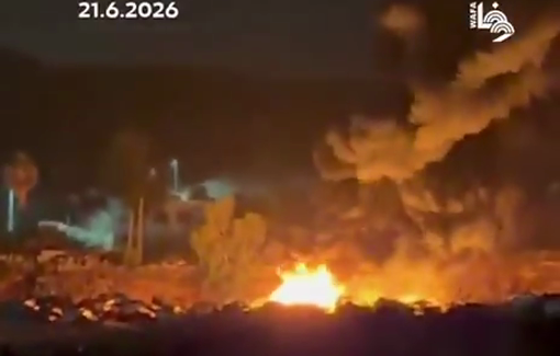 Thumbnail preview image for the video titled: Settlers set fire to a vehicle graveyard, causing the fire to spread to large areas of the graveyard in the village of Shuqba