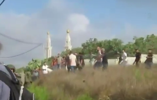 Thumbnail preview image for the video titled: Deadly confrontation after dozen of settlers, including children, invaded Tell