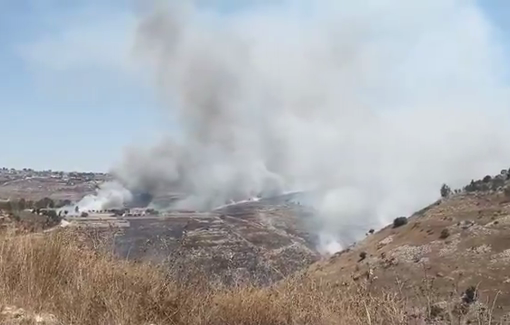 Thumbnail preview image for the video titled: Israeli army set fire to the lands of Houla town in southern Lebanon