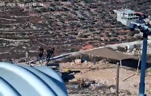 Thumbnail preview image for the video titled: Settlers from Tel Talpiot outposts have been besieging three Palestinian family’s home for the past 24 hours in Qusra
