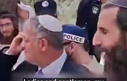 Thumbnail preview image for the video titled: Rabbi praises Ben-Gvir at Al-Aqsa Mosque, wish to Judaize it and bring the Third Temple