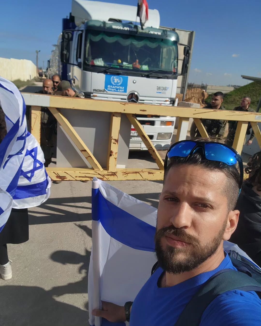 Thumbnail preview image for the video titled: Ukrainian IDF Bnaya Peretz blocked the entry of aid trucks into the Strip