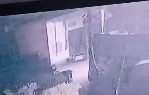 Thumbnail preview image for the video titled: Israeli settlers set a vehicle on fire during their attack on the village of Rantis