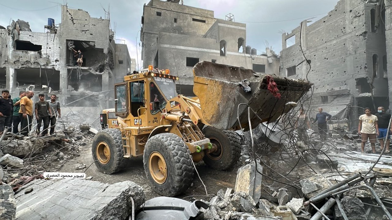 Thumbnail preview image for the video titled: Widespread destruction of houses in Khan Younis following night Israeli bombing