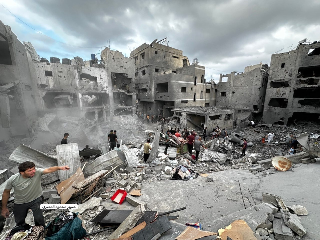 Thumbnail preview image for the video titled: Widespread destruction of houses in Khan Younis following night Israeli bombing