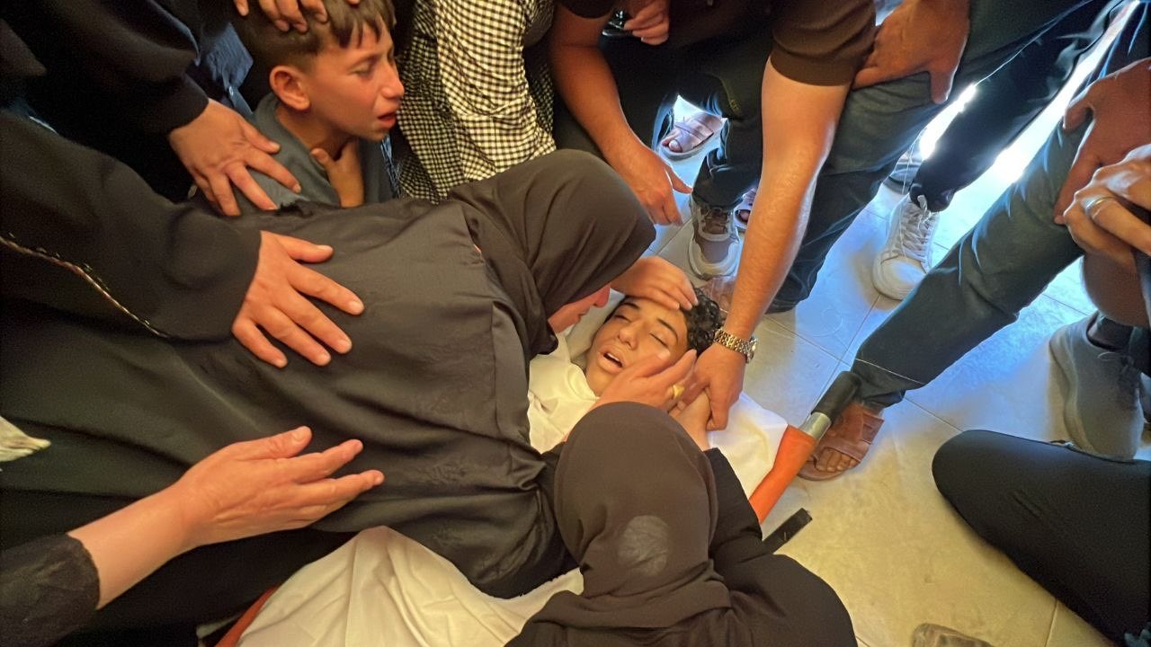 Thumbnail preview image for the video titled: Family mourns child killed by Israeli gunfire in Khan Younis
