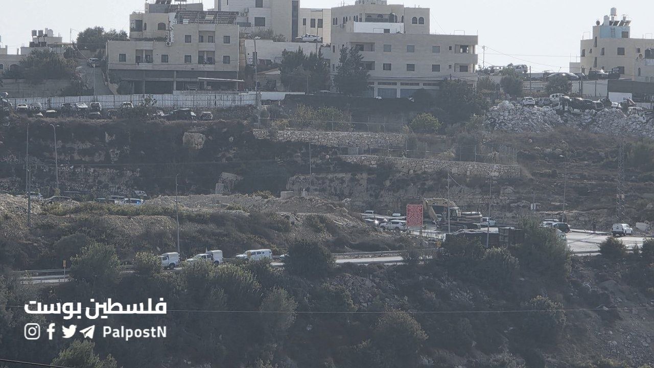 Thumbnail preview image for the video titled: Israeli excavator demolishing a Palestinin home in Foursa al-Hawa