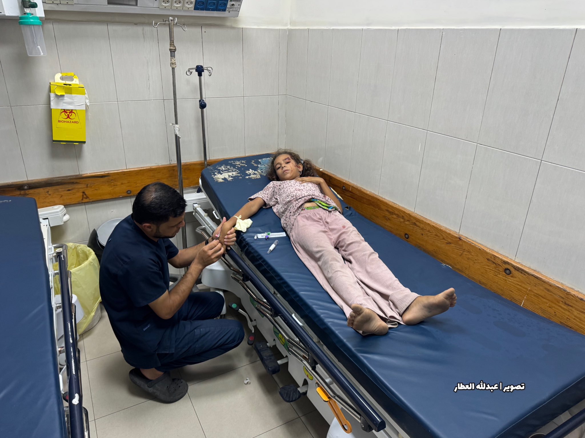 Thumbnail preview image for the video titled: Child injured in Israeli artillery shelling of school in Khan Younis