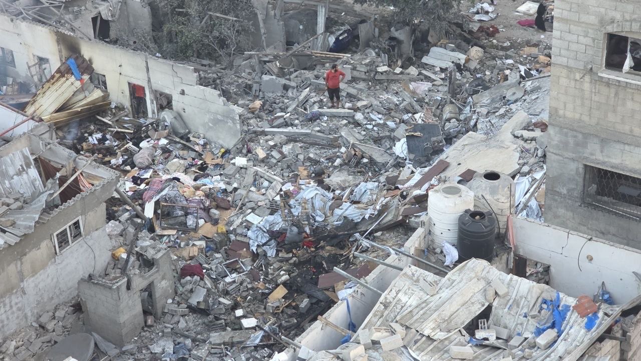 Thumbnail preview image for the video titled: Complete destruction of the Hamad family house following Israeli bombing