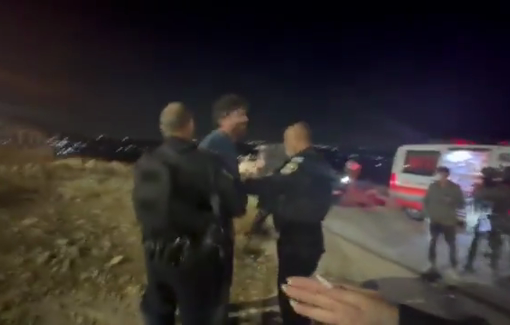 Thumbnail preview image for the video titled: Journalist Jasper Nathaniel arrested after getting attacked by armed settlers