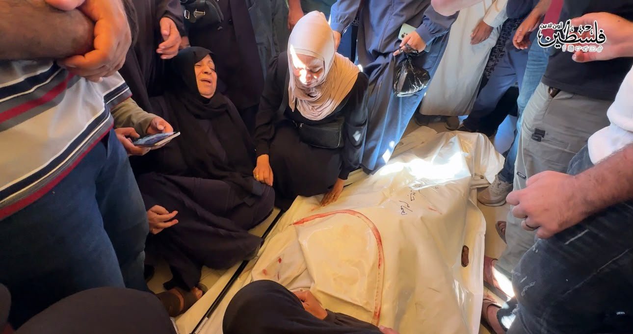 Thumbnail preview image for the video titled: Funerals of government workers killed in Israeli airstrike