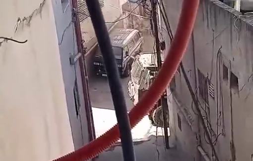 Thumbnail preview image for the video titled: Israeli forces storming Jenin and surrounding its hospitals