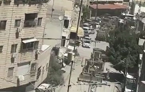 Thumbnail preview image for the video titled: Israeli forces storming Jenin and surrounding its hospitals